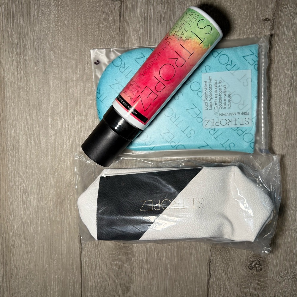 St. Tropez Black and White Suncare Tanning Set